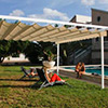 Pergola retractabila VENUS MCA in curte cu piscina 2